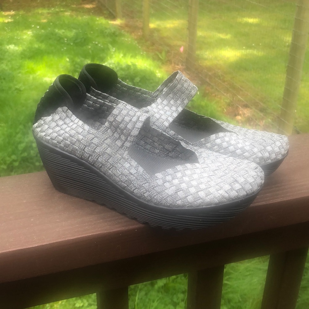 Nine West elastic shoes.